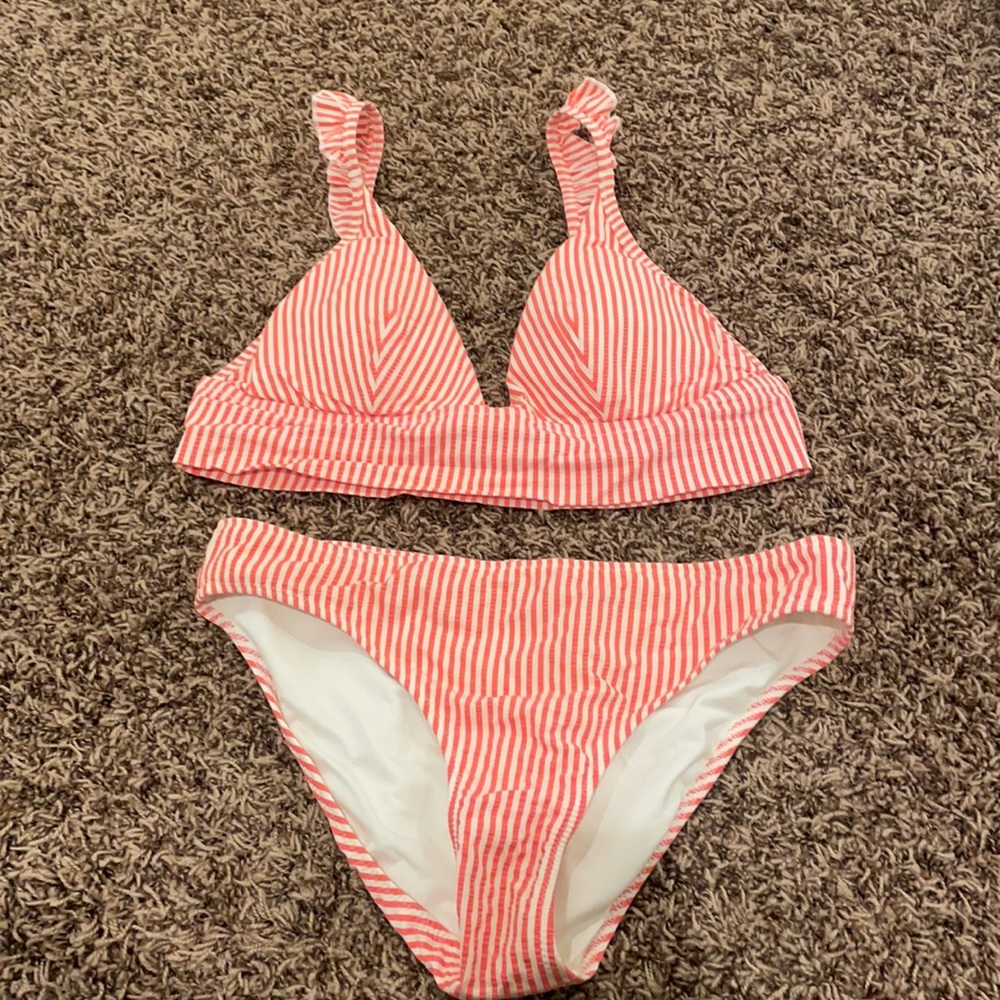 Aerie bikini top is size Medium and bottoms are size small